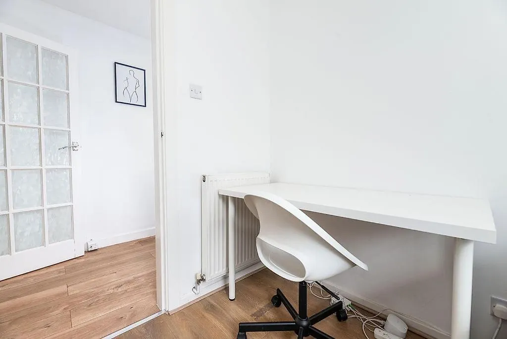 Cozy 3-Bedroom Flat Opposite Forest Recreation Ground Nottingham